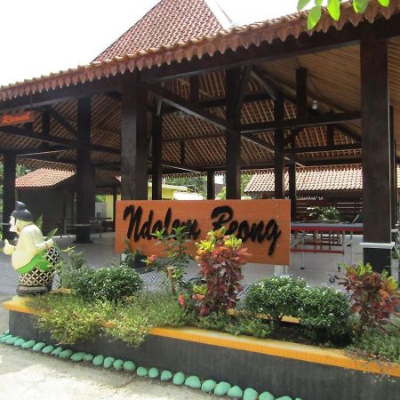 Penginapan Wardi Syariah Borobudur by Ndalem Beong Magelang Luaran gambar
